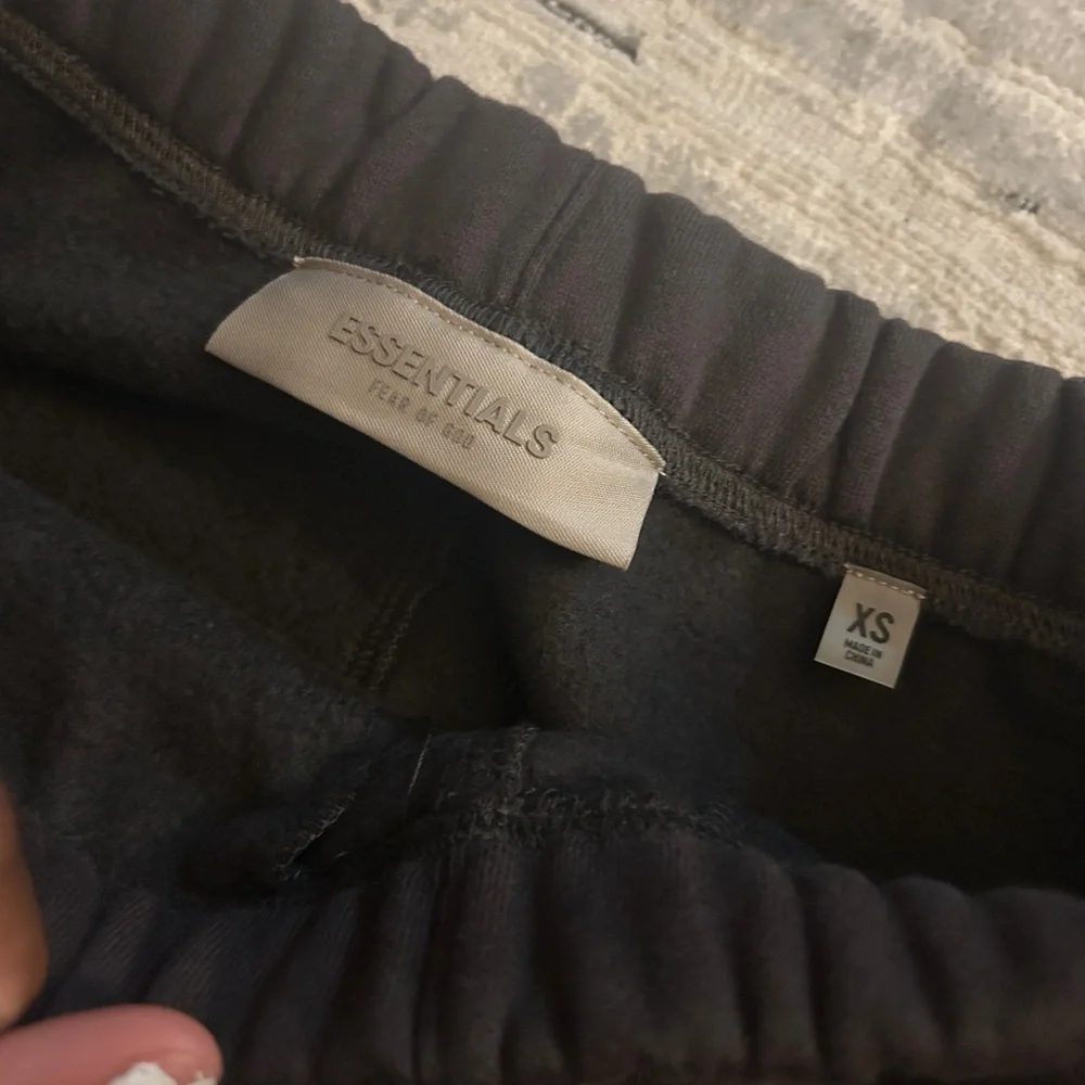 Essentials Sweatpants - Picture 2 of 3